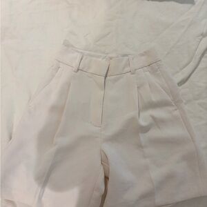 Aritzia white women’s tailored shorts